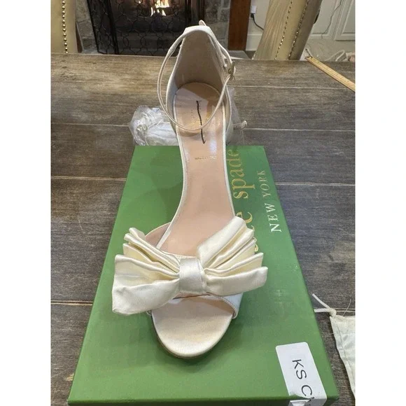 Kate Spade New York Iveene Bridal Bow Ivory Satin Hight Heel Sandals Size‎ 11 - Picture 2 of 14